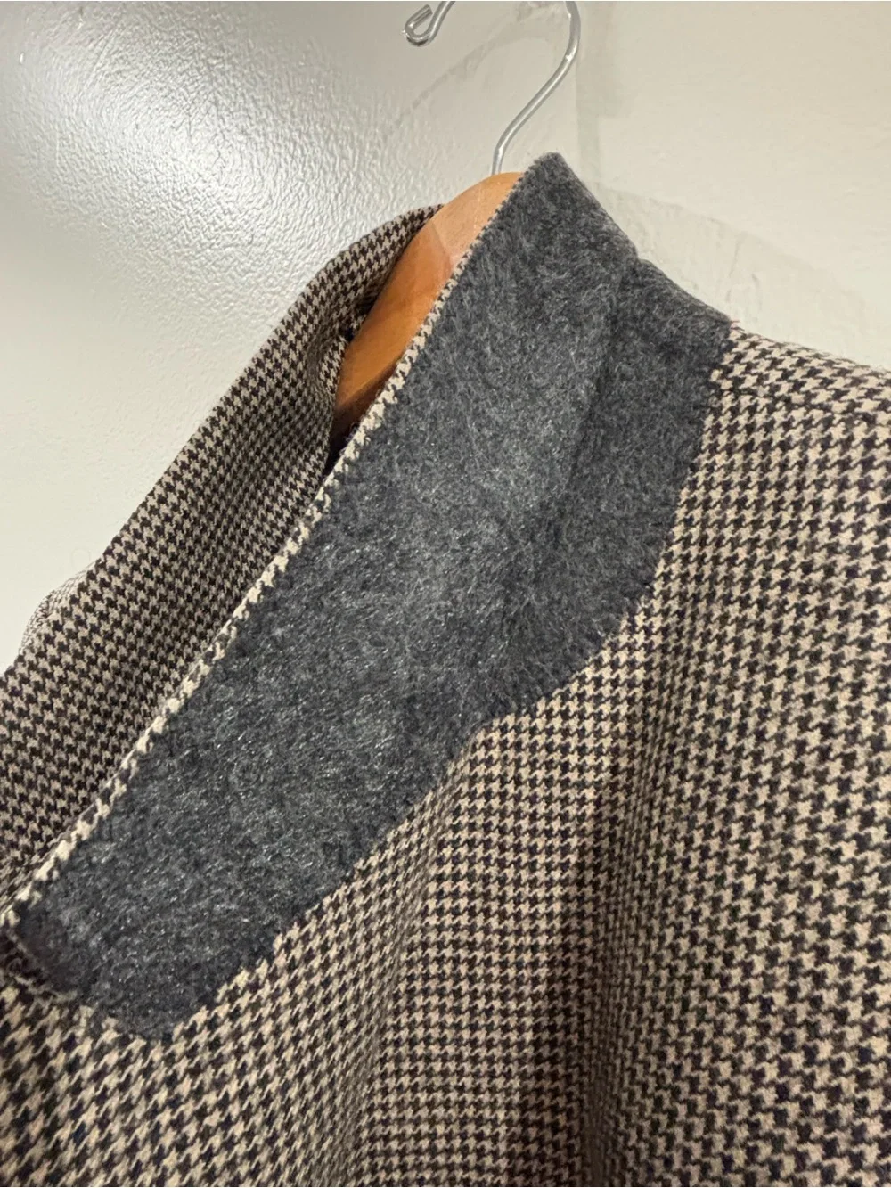 Oscar de la Renta Double-Breasted Houndstooth Blazer in Brown and Black